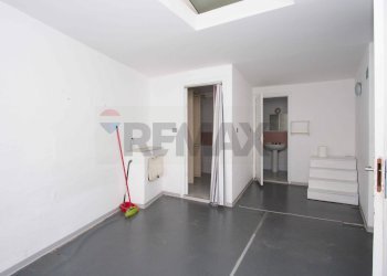 Parcheggio - Commercial Premises Via Archimede
 
14, Tremestieri Etneo - photo 5