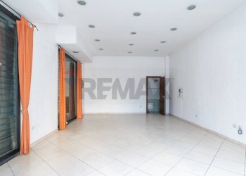 Stanza vuota - Locale Commerciale VIA LENIN
67, Misterbianco - foto 2