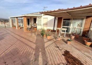 Terrazza - Attico via  Giacomo Matteotti
 
162, Misterbianco - foto 2