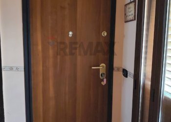 Hall / corridoio - Trilocale via nuoro
 
19, Paterno - foto 16