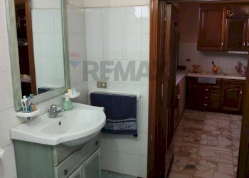 Bagno - Trilocale via nuoro
 
19, Paterno - foto 18