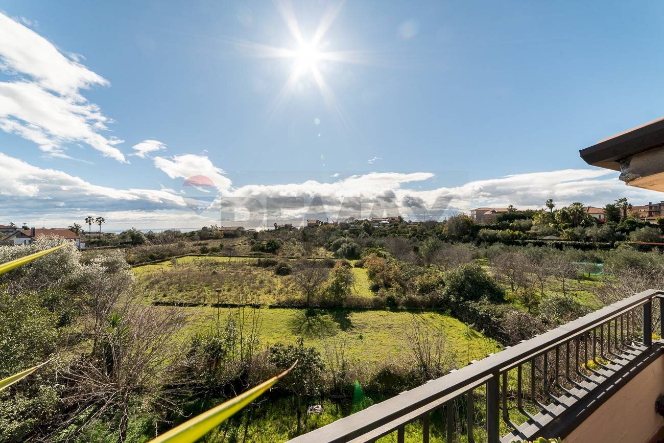 Balcone - Apartment Largo Madonna della Pace
 
1, Tremestieri Etneo - photo 1