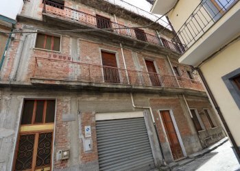 Edificio all\'aperto - Casa indipendente via Artale Alagona
 
54, Calatabiano - foto 2