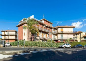 Edificio all\'aperto - Attico Via San Paolo
 
100, Gravina di Catania - foto 11