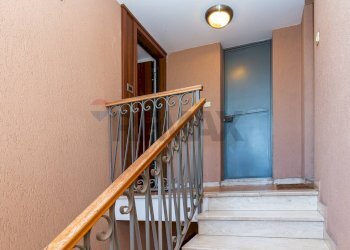 Scale - Attico Via San Paolo
 
100, Gravina di Catania - foto 29