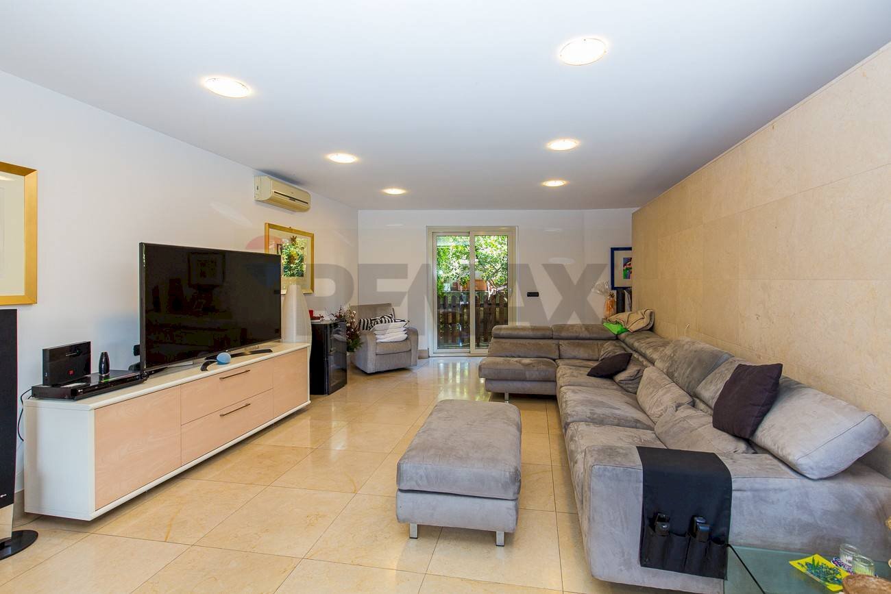 Soggiorno - Terraced Villa via carnazza
 
34, Tremestieri Etneo - photo 1