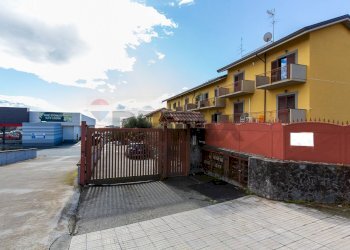 Edificio all\'aperto - Villa a Schiera via carnazza
 
34, Tremestieri Etneo - foto 3