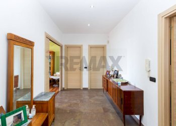 Hall / corridoio - Villa a Schiera via carnazza
 
34, Tremestieri Etneo - foto 21