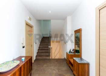 Scale - Villa a Schiera via carnazza
 
34, Tremestieri Etneo - foto 22