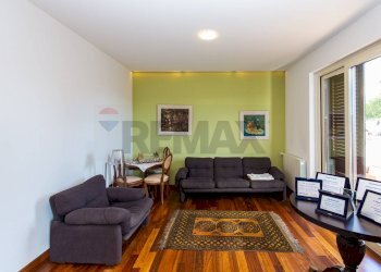 Sala da pranzo - Villa a Schiera via carnazza
 
34, Tremestieri Etneo - foto 26