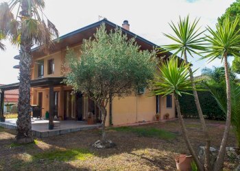 Casa all\'aperto - Casa semi indipendente Via Sacerdote Messina
 
10, Aci Sant'Antonio - foto 1