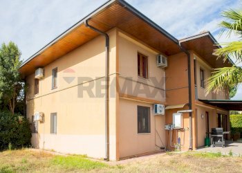 Casa all\'aperto - Casa semi indipendente Via Sacerdote Messina
 
10, Aci Sant'Antonio - foto 9