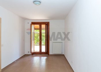 Stanza vuota - Casa semi indipendente Via Sacerdote Messina
 
10, Aci Sant'Antonio - foto 19