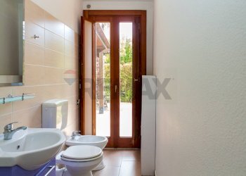 Bagno - Casa semi indipendente Via Sacerdote Messina
 
10, Aci Sant'Antonio - foto 21