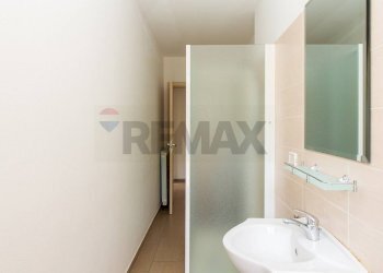 Bagno - Casa semi indipendente Via Sacerdote Messina
 
10, Aci Sant'Antonio - foto 22