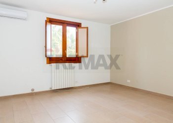 Stanza vuota - Casa semi indipendente Via Sacerdote Messina
 
10, Aci Sant'Antonio - foto 26