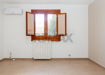 Stanza vuota - Casa semi indipendente Via Sacerdote Messina
 
10, Aci Sant'Antonio - foto 28