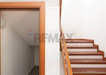 Scale - Casa semi indipendente Via Sacerdote Messina
 
10, Aci Sant'Antonio - foto 39