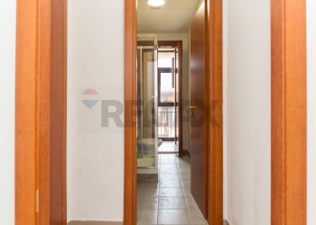 Hall / corridoio - Casa semi indipendente Via Sacerdote Messina
 
10, Aci Sant'Antonio - foto 43