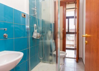 Bagno - Casa semi indipendente Via Sacerdote Messina
 
10, Aci Sant'Antonio - foto 44