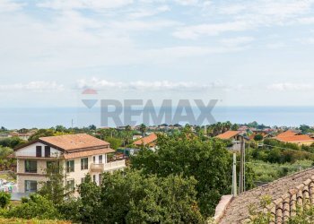 Casa all\'aperto - Casa semi indipendente Via Sacerdote Messina
 
10, Aci Sant'Antonio - foto 54