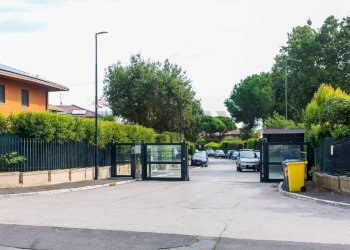 Edificio all\'aperto - Casa semi indipendente Via Sacerdote Messina
 
10, Aci Sant'Antonio - foto 77