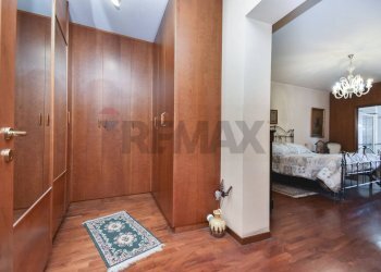 Hall / corridoio - Villa Via Grotta di San Giovanni
 
3-5, Catania - foto 32