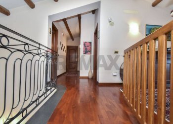 Scale - Villa Via Grotta di San Giovanni
 
3-5, Catania - foto 42