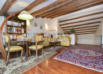 Sala da pranzo - Villa Via Grotta di San Giovanni
 
3-5, Catania - foto 45