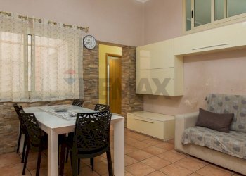 Sala da pranzo - Trilocale Via Nuoro
 
39, Paterno - foto 3