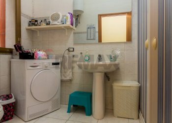 Bagno - Trilocale Via Nuoro
 
39, Paterno - foto 16