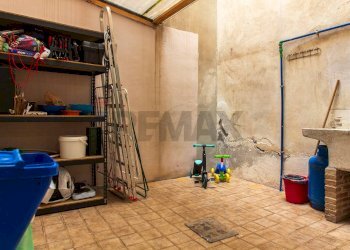 Terrazza - Trilocale Via Nuoro
 
39, Paterno - foto 19