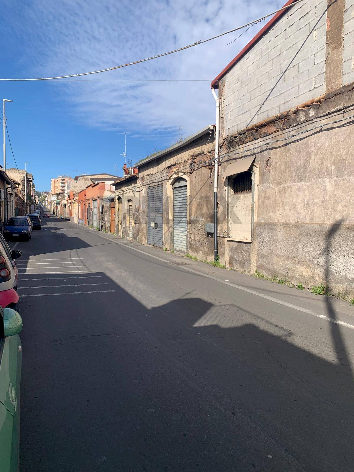 Edificio all\'aperto - Commercial Premises Via Palermo
 
246, Catania - photo 1