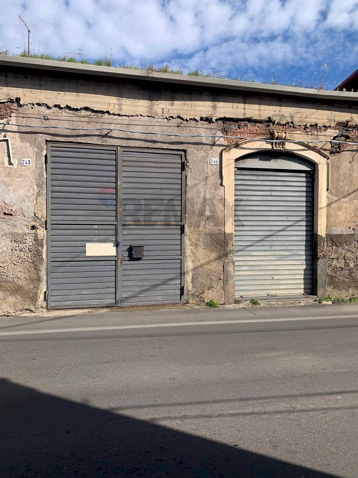 Edificio all\'aperto - Commercial Premises Via Palermo
 
246, Catania - photo 2