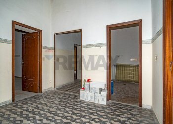 Hall / corridoio - Casa indipendente Via San Giuseppe
 
8/10, Paterno - foto 2