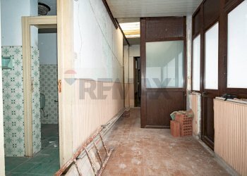 Hall / corridoio - Casa indipendente Via San Giuseppe
 
8/10, Paterno - foto 13