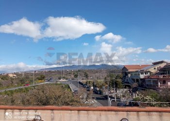 Vista delle montagne - Appartamento via Belpasso
 
35, Camporotondo Etneo - foto 3