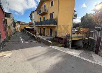 Edificio all\'aperto - Box Motta
 
41, San Giovanni la Punta - foto 1