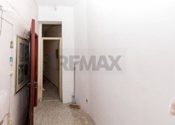 Hall / corridoio - Appartamento via Nicola Coviello
 
27, Catania - foto 31