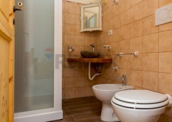 Bagno - Casa indipendente via gramsci
 
283, Riposto - foto 9