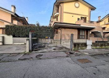 Casa all\'aperto - Box via Unione Europea
 
2, Pozzo d'Adda - foto 18