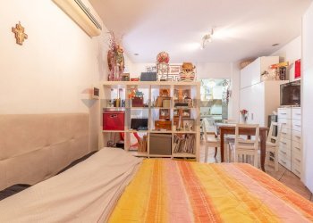 Camera / camera da letto - One-room apartment Via degli Angeli
 
34, Roma - photo 8