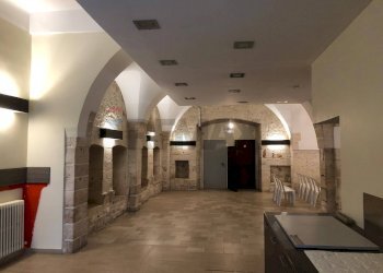 Ricezione / Lobby - Commercial Premises Via della libertà
 
6, Putignano - photo 3