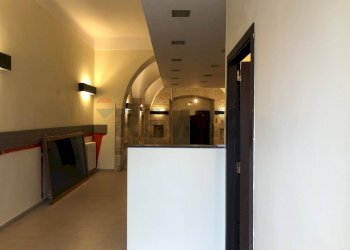 Ricezione / Lobby - Commercial Premises Via della libertà
 
6, Putignano - photo 5