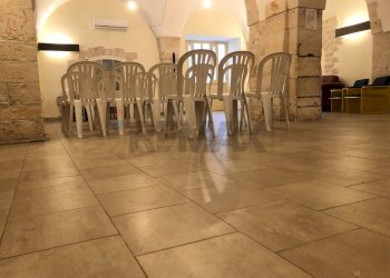 Sala da pranzo - Commercial Premises Via della libertà
 
6, Putignano - photo 9