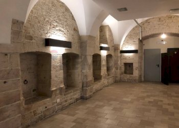 Stanza vuota - Commercial Premises Via della libertà
 
6, Putignano - photo 12