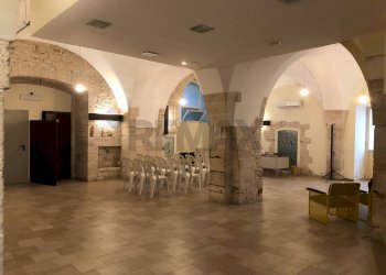 Sala da pranzo - Commercial Premises Via della libertà
 
6, Putignano - photo 19