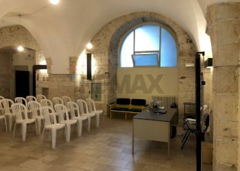 Sala da pranzo - Commercial Premises Via della libertà
 
6, Putignano - photo 28