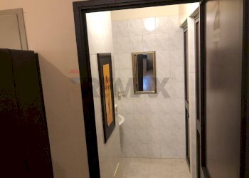 Hall / corridoio - Commercial Premises Via della libertà
 
6, Putignano - photo 29