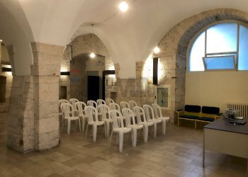 Sala da pranzo - Commercial Premises Via della libertà
 
6, Putignano - photo 32